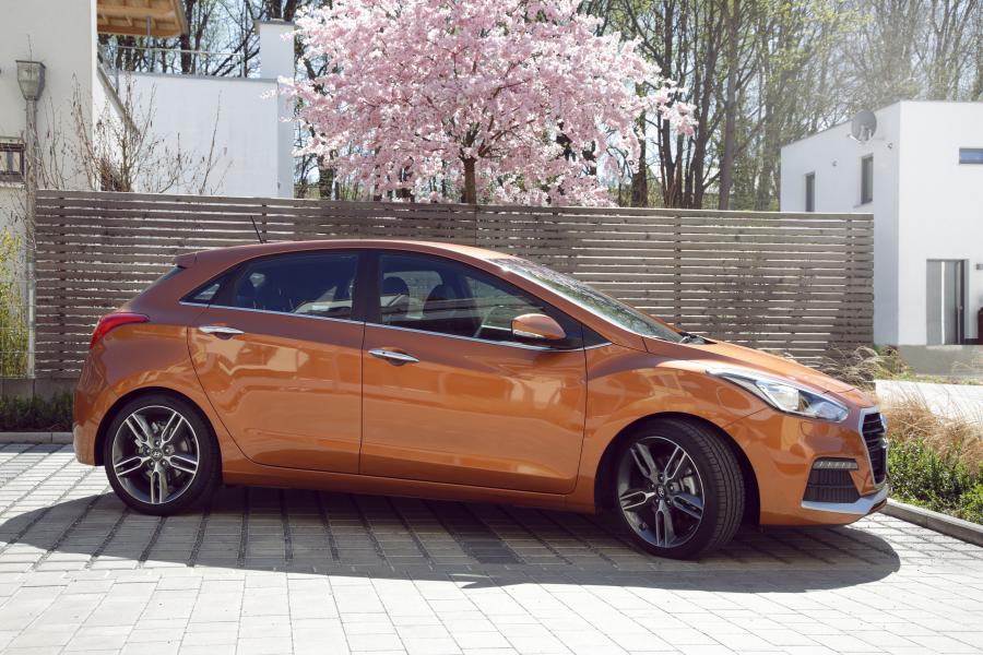  Hyundai i30 5-Door Turbo 2015 года  (фото 9 из 23)
